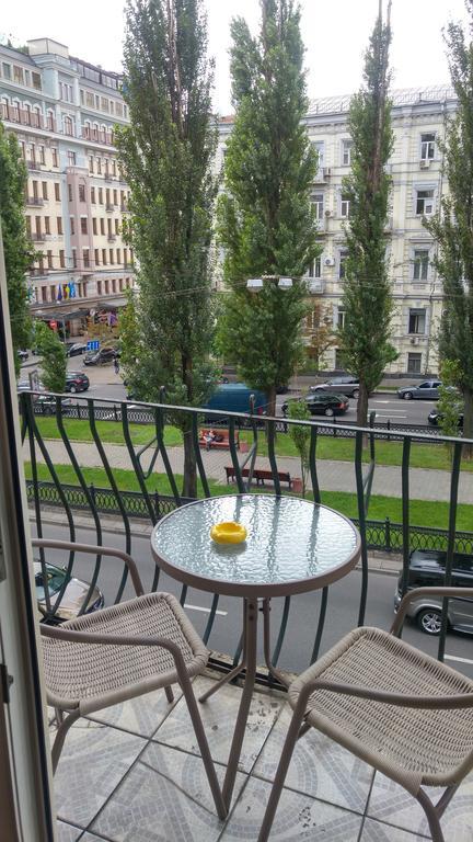 Shievchienko 10 Lägenhet Kiev Exteriör bild